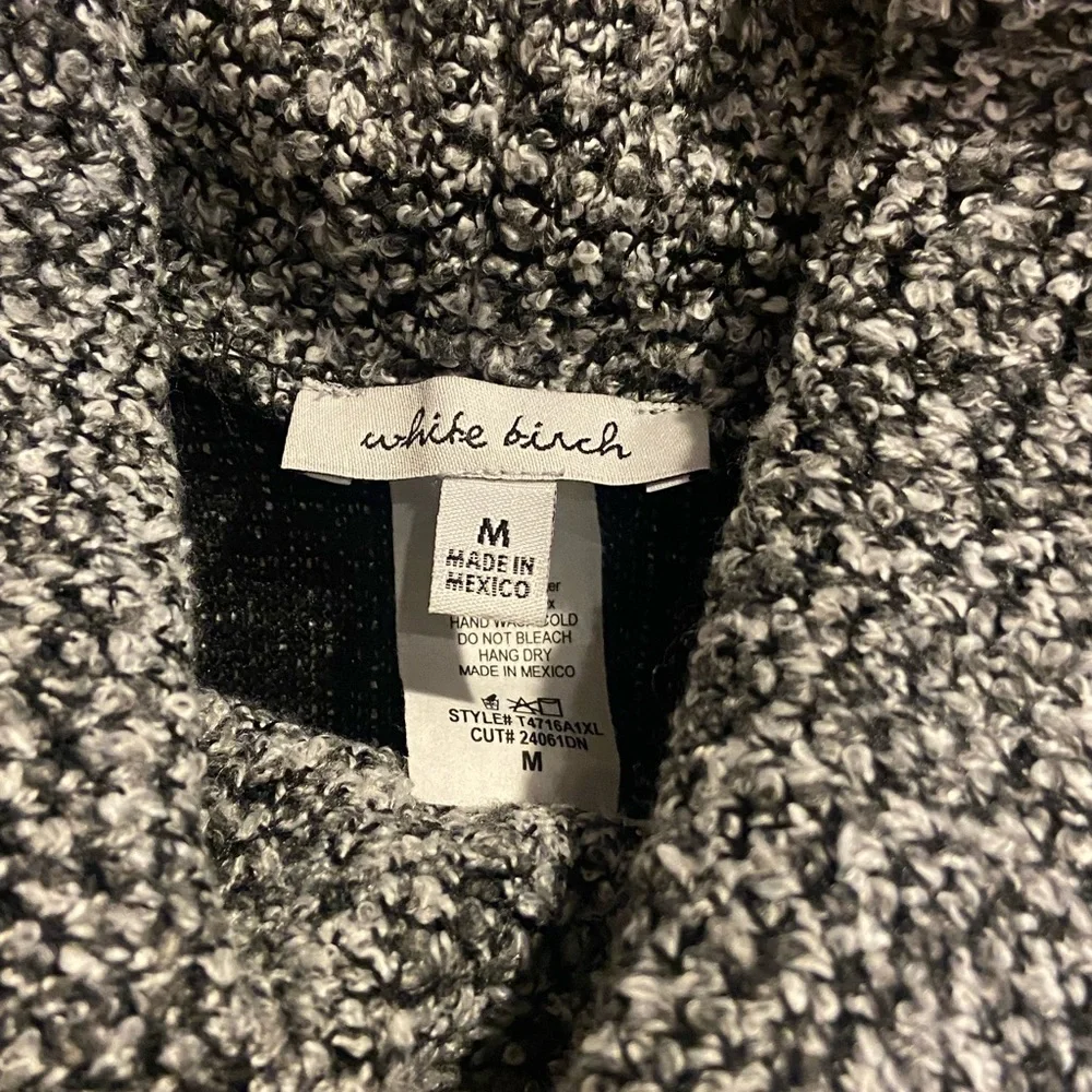 Women’s oversized pullover “poncho” style sweater - Picture 3 of 3